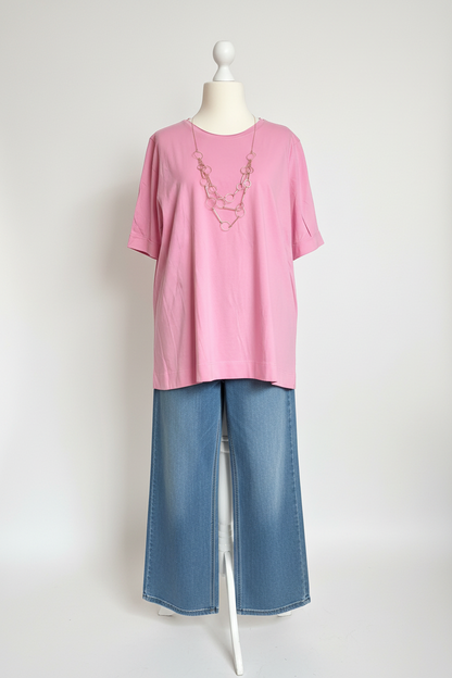 Rosa T-Shirt mit Silberkette